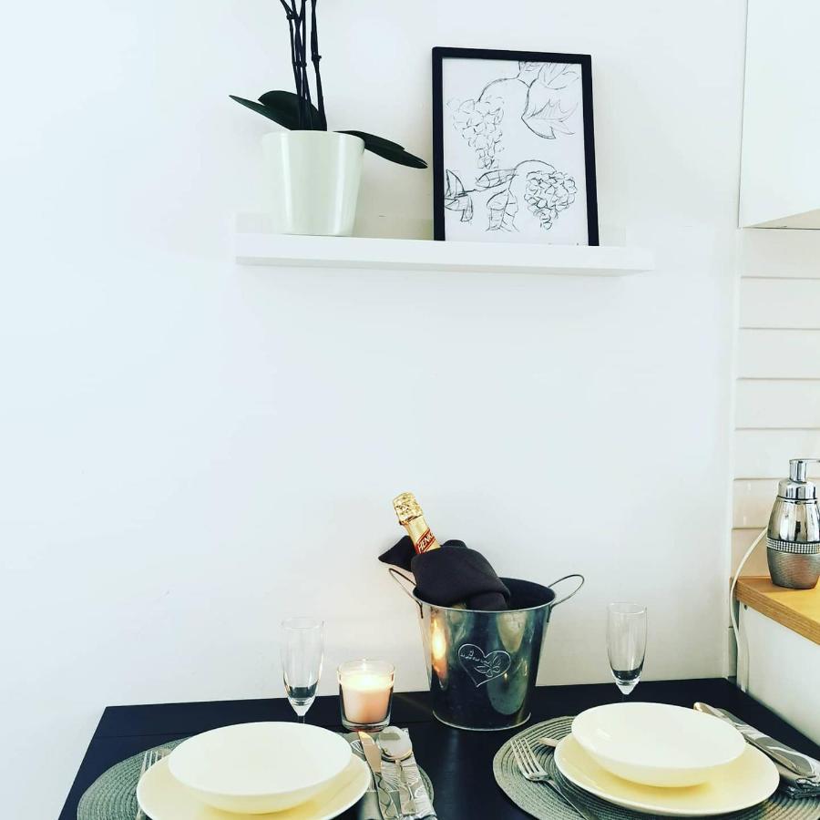 Apartment4Two - Studioapartment ヴィル エクステリア 写真