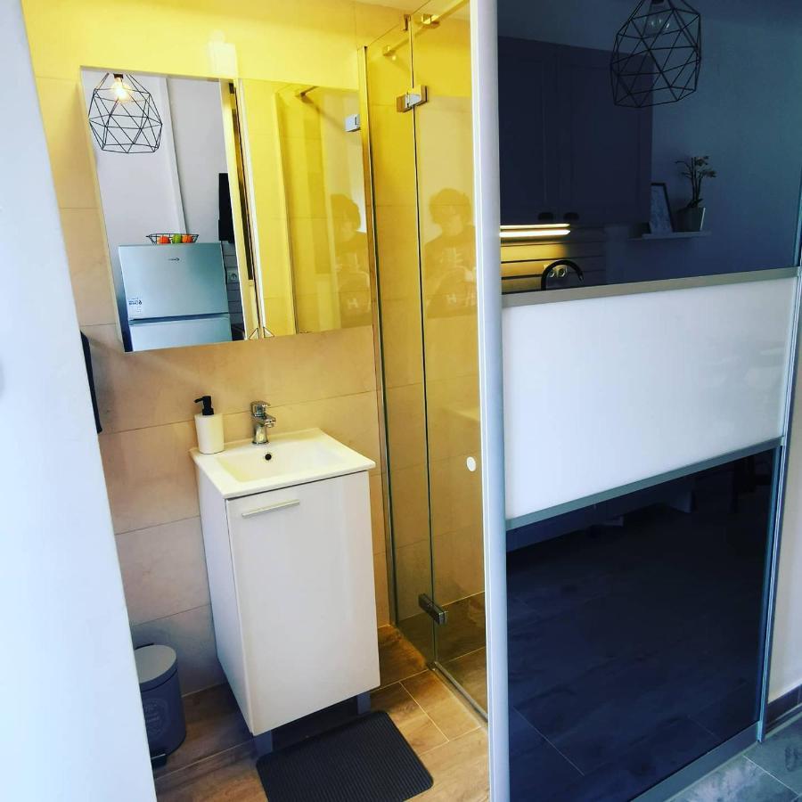 Apartment4Two - Studioapartment ヴィル エクステリア 写真